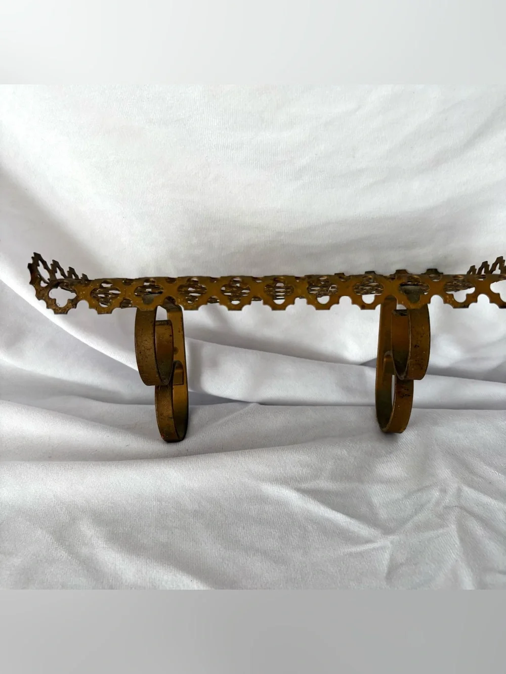 Antique brass clover metal wall shelf home decor mini accent Victorian